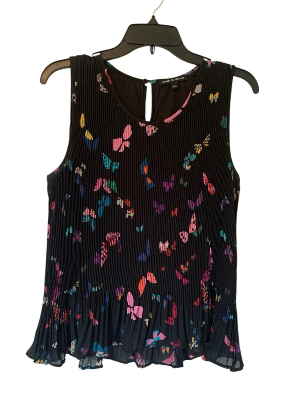 Cable and Gauge Sleeveless Blouse - Picture 1 of 6